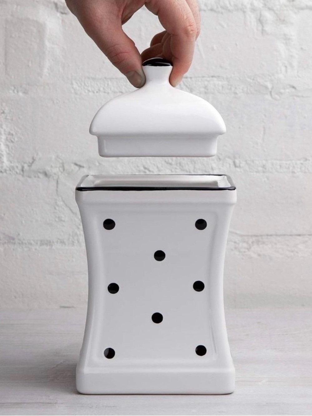 ✨ NWT – Handmade Ceramic Storage Jar ✨
🤍 Black & White Polka Dot Design - Picture 4 of 11